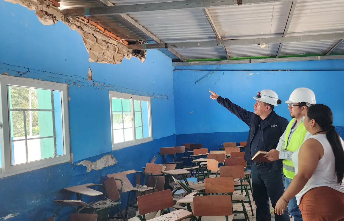 Inspeccionan daños en centros educativos de Amatitlán tras sismos
