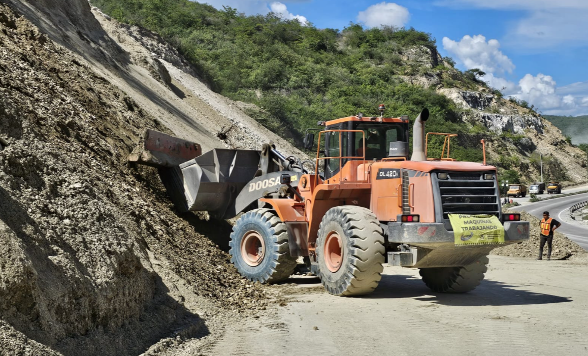 CIV continúa trabajando en la liberación de rutas afectadas por sismos