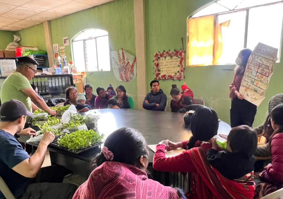 Brigadas de Salud dan apoyo nutricional a niños y niñas en Totonicapán. (Foto: MSPAS)