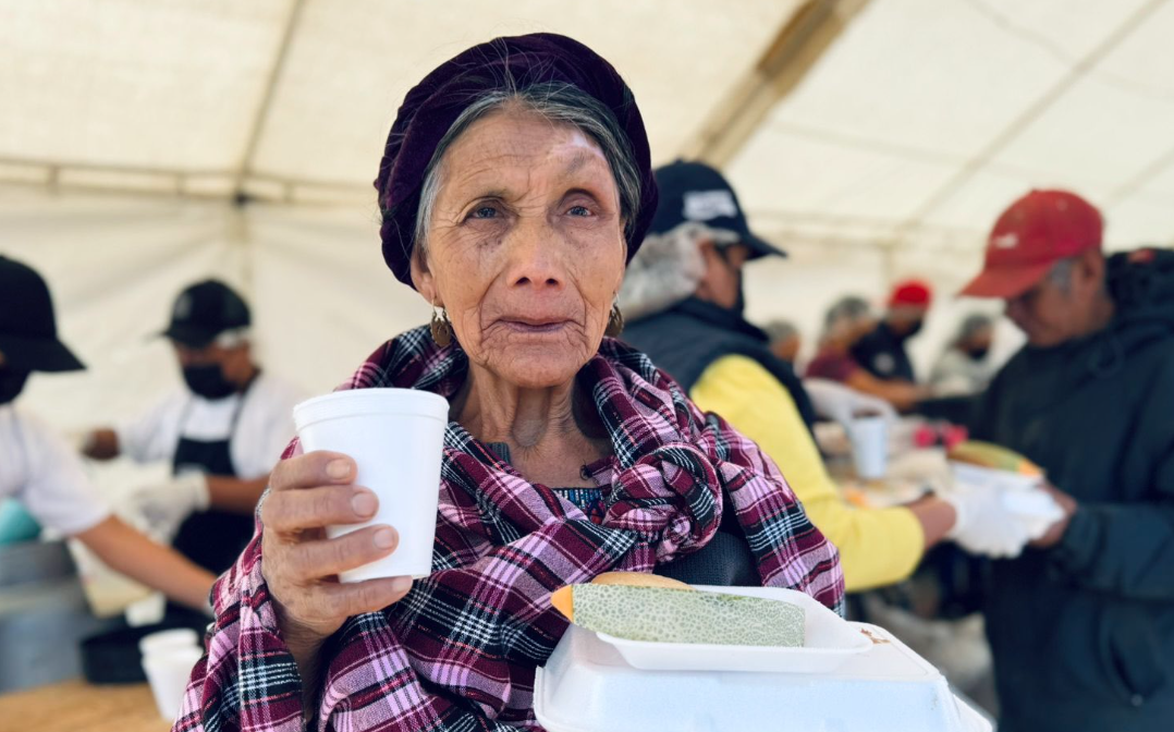 Mides brinda alimentación caliente a afectados por sismos. / Foto: Mides.