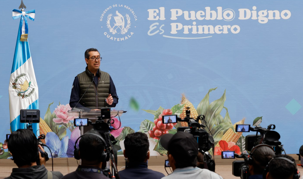 Ministro de Minfin: “El primer año de la administración del presidente Arévalo se redujo el saldo de la deuda pública”