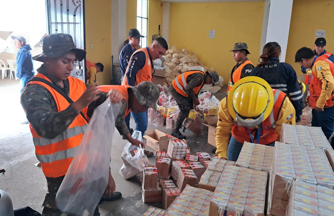 Continúa entrega de alimentación y ayuda humanitaria en Santa María de Jesús