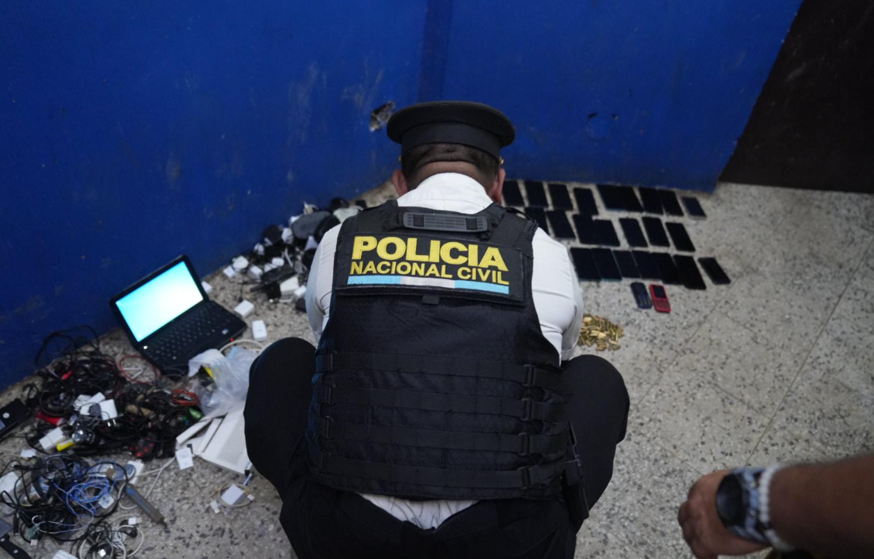 PNC lidera requisa en Pavoncito y decomisa municiones, celulares y otros ilícitos