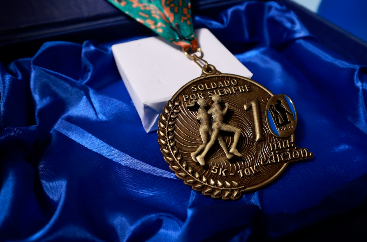 Medalla que será entregada al finalizar la carrera. / Foto: Dickens Zamora