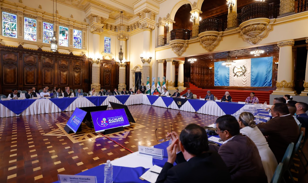Presidente Arévalo se reunió con alcaldes de Escuintla, Chimaltenango y Sacatepéquez