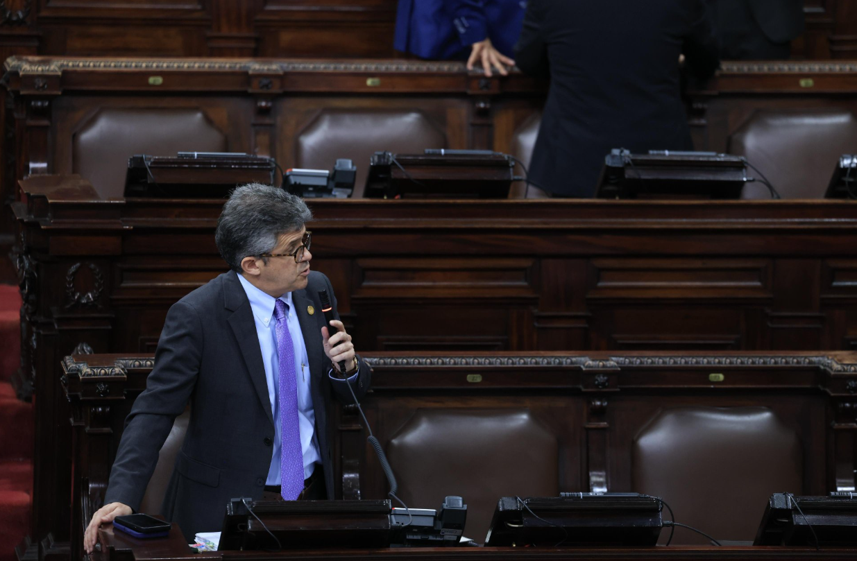 Congreso sin completar interpelación al ministro de Salud en más de diez sesiones