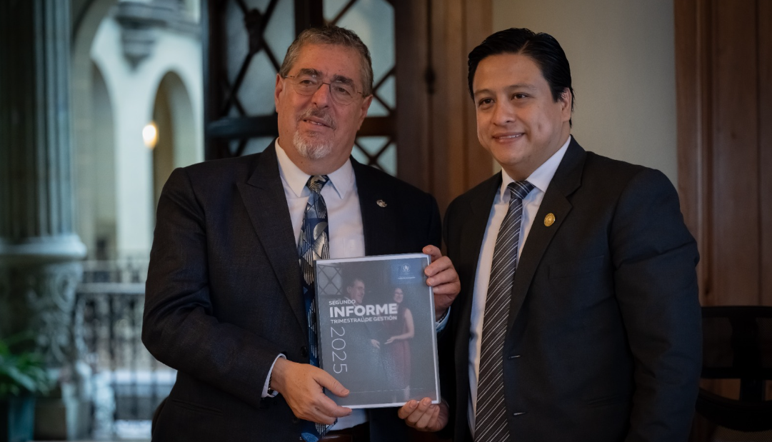 Entregan segundo informe trimestral de la Comisión Nacional contra la Corrupción. / Foto: Álvaro Interiano.