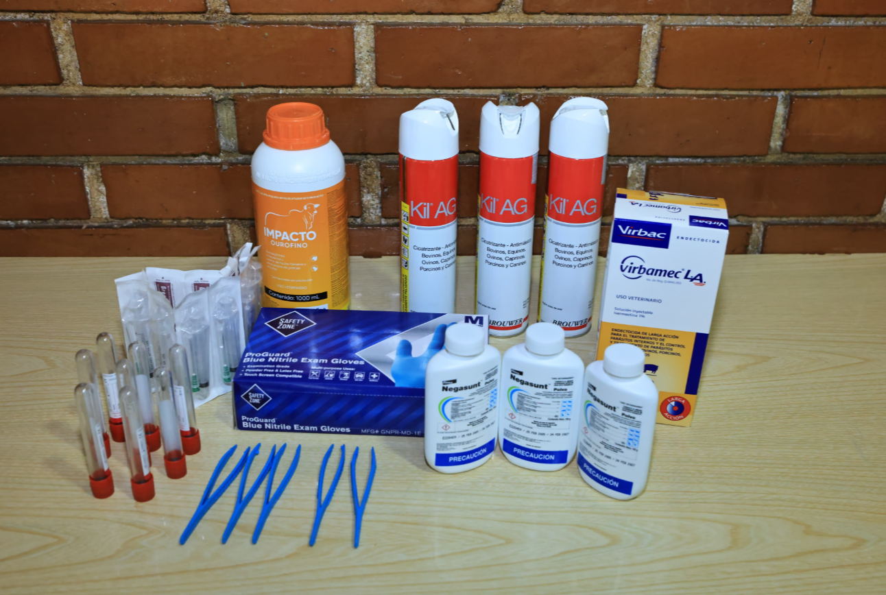 Cada kit entregado está conformado por herramientas esenciales para atender animales afectados. / Foto: MAGA
