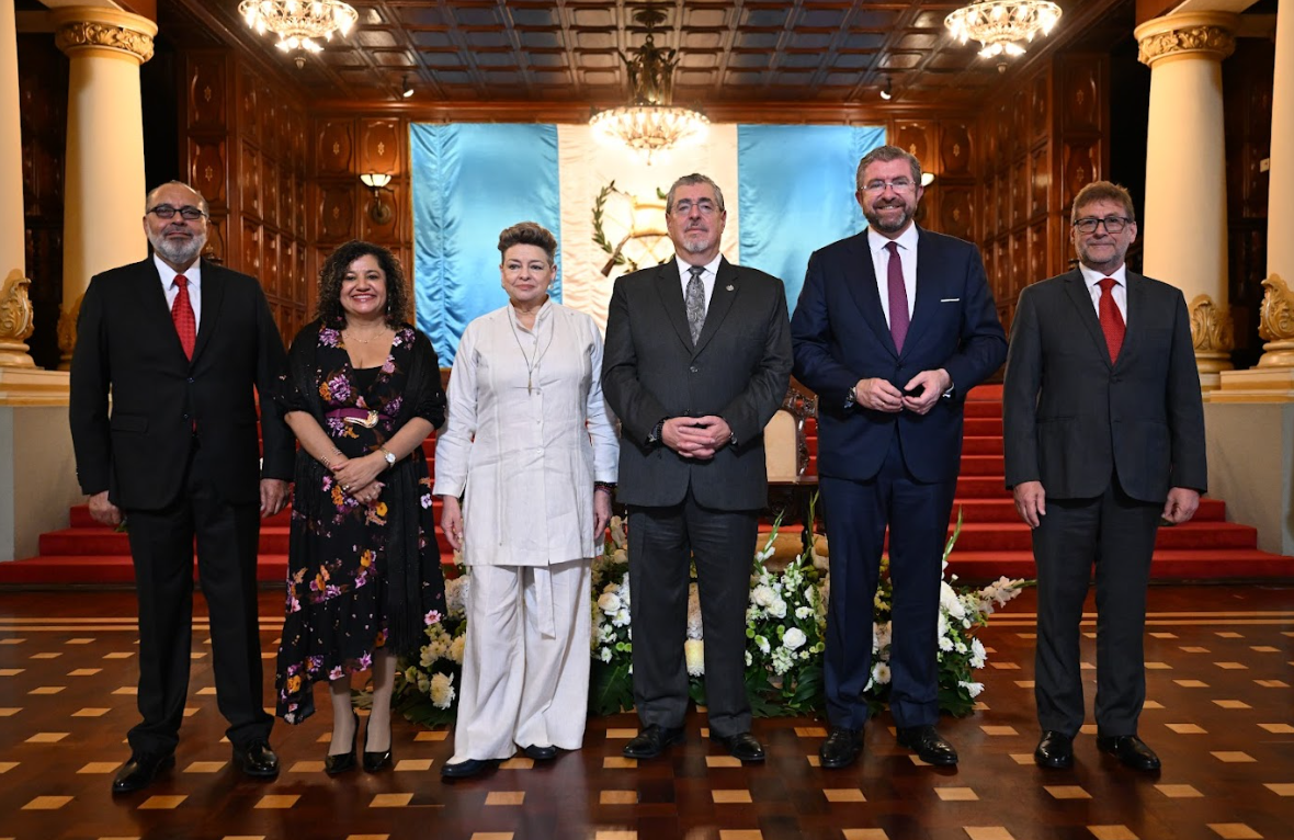 Firman convenio para llevar atención y educación especializada a distancia a personas con discapacidad intelectual