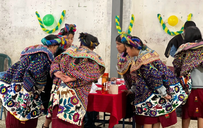La Dirección General de Desarrollo Cultural llevó a cabo taller para la preservación de las tradiciones del pueblo chuj. (Foto: ALMG)