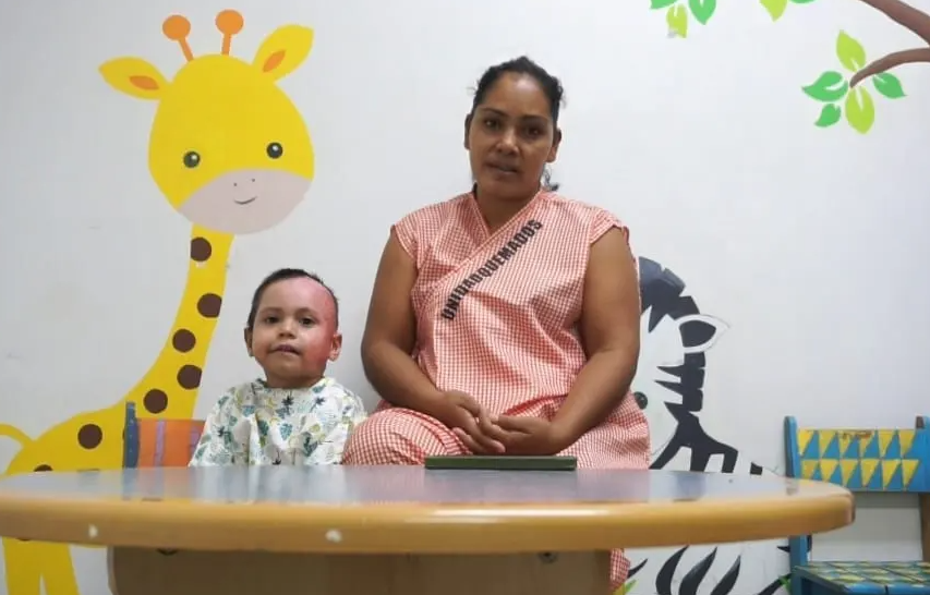 Hospital de Escuintla atendió de manera inmediata a niño de tres años que sufrió quemaduras. (Foto: MSPAS)