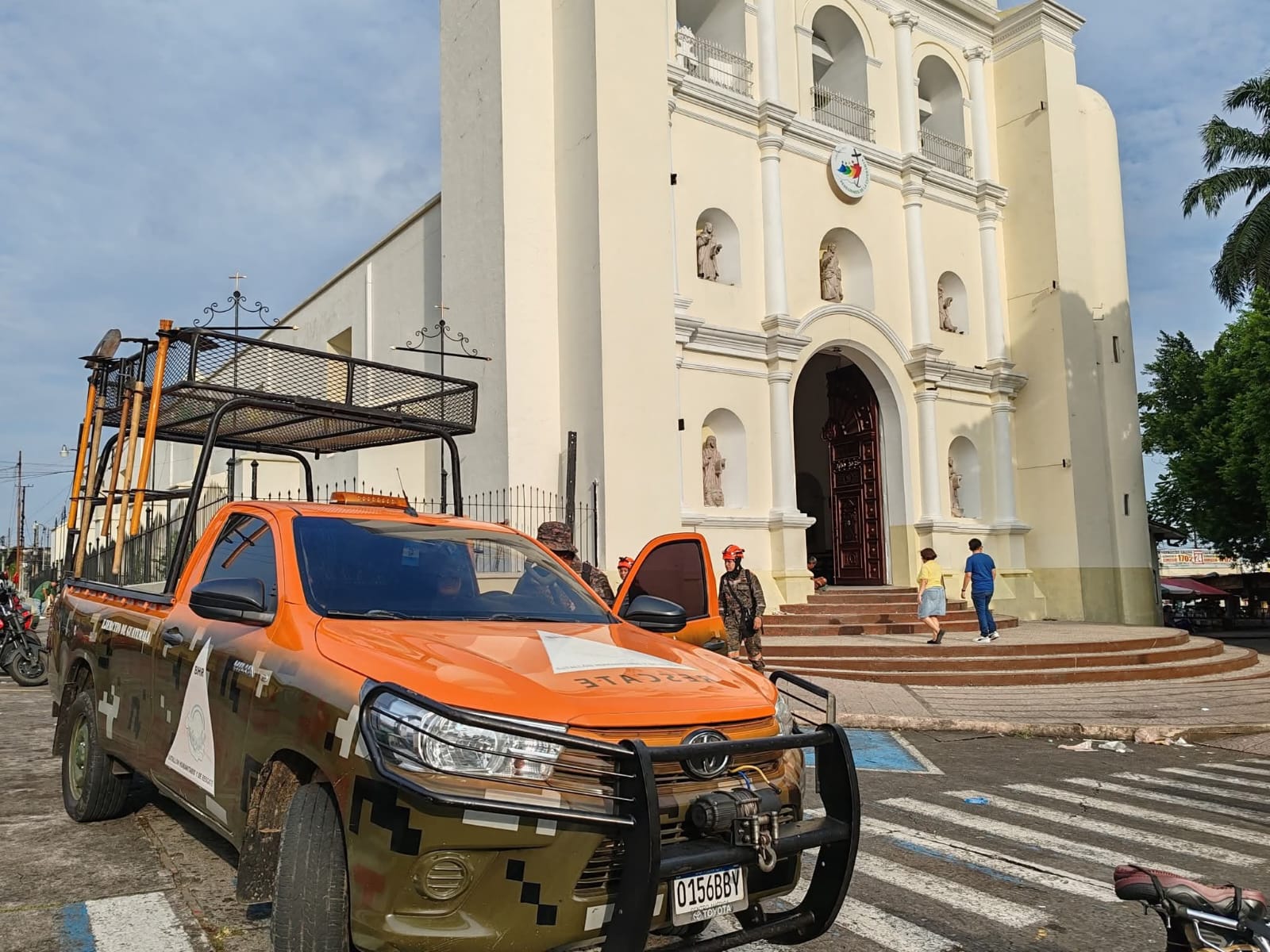 Evalúan daños de los sismos y réplicas de esta tarde. / Foto: Conred.