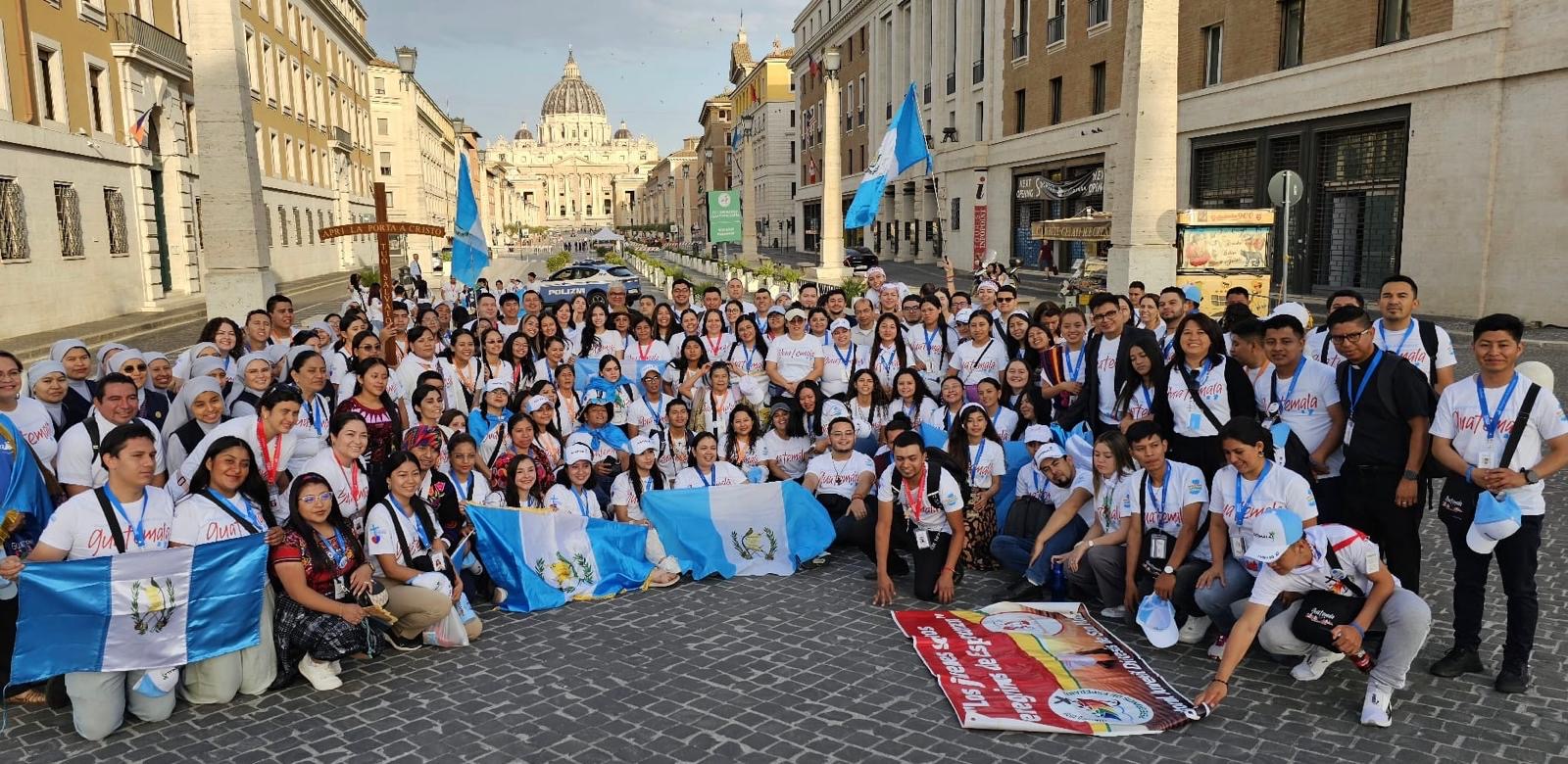 Realizan ceremonia eucarística dedicada a delegación de pastoral juvenil nacional en el Vaticano