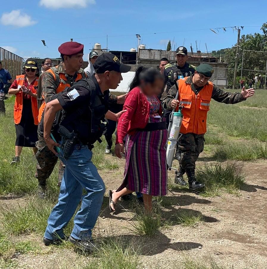 Emergencia en Santa María de Jesús: autoridades coordinan traslado aéreo de mujer embarazada