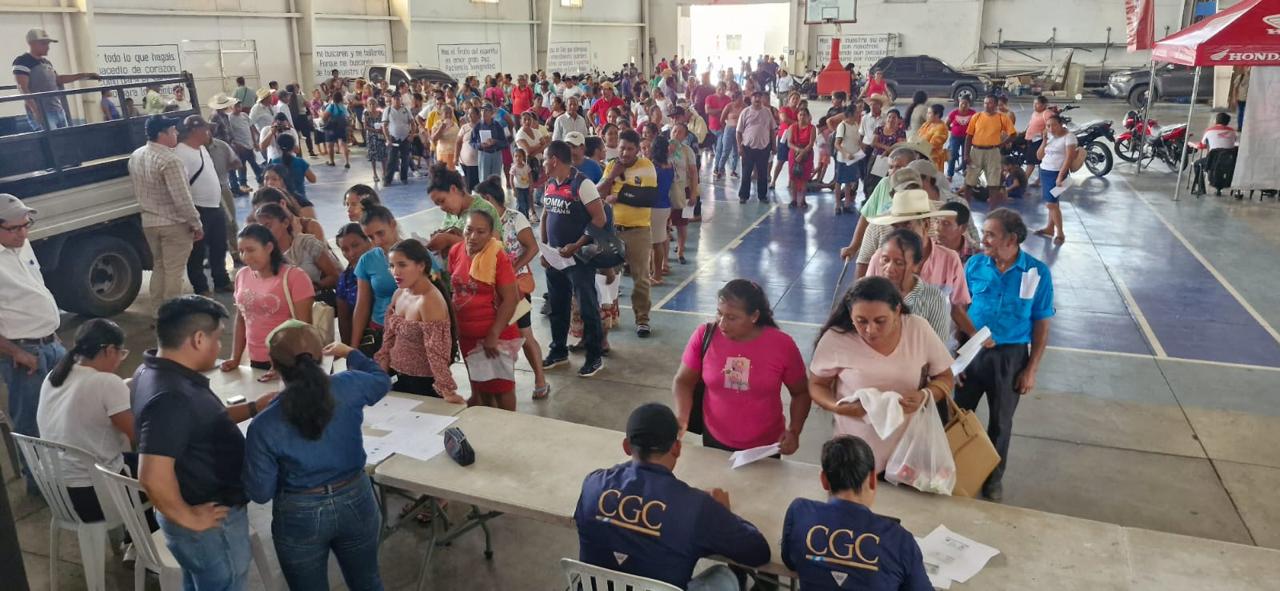 Impulsan desarrollo rural con la entrega de semilla mejorada en Santa Rosa