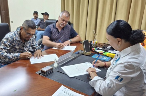 Avanza la firma de convenios de agua potable para comunidades del municipio de Jutiapa