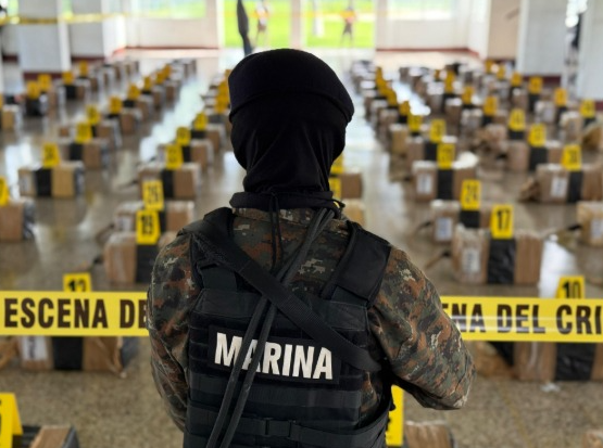 Tulas incautadas por la Marina de la Defensa en el sumergible. / Foto: Ejército de Guatemala.