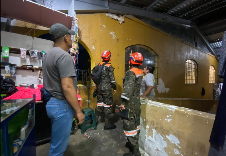 Ejército de Guatemala apoya en restablecimiento de movilidad y seguridad luego de los temblores