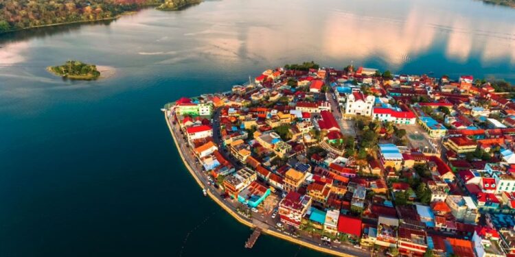 MCD busca que la Unesco reconozca a la Isla de Flores como Patrimonio Cultural de la Humanidad