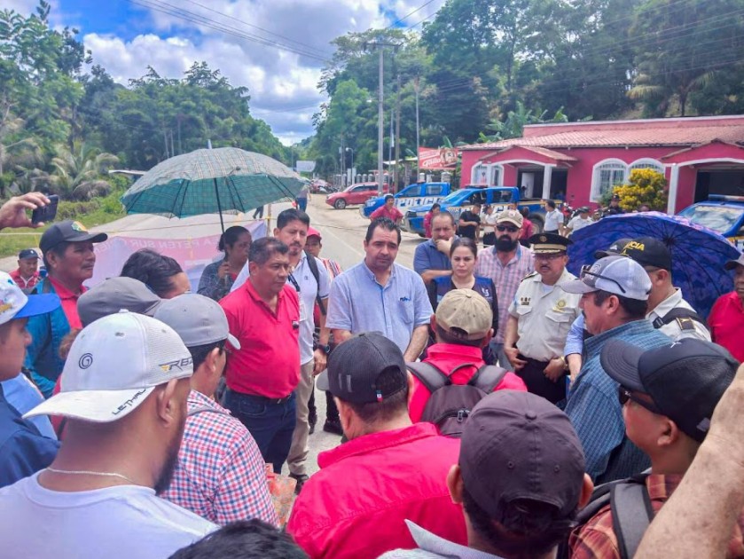 Gobernación de Petén promueve soluciones a través del diálogo en Machaquilá