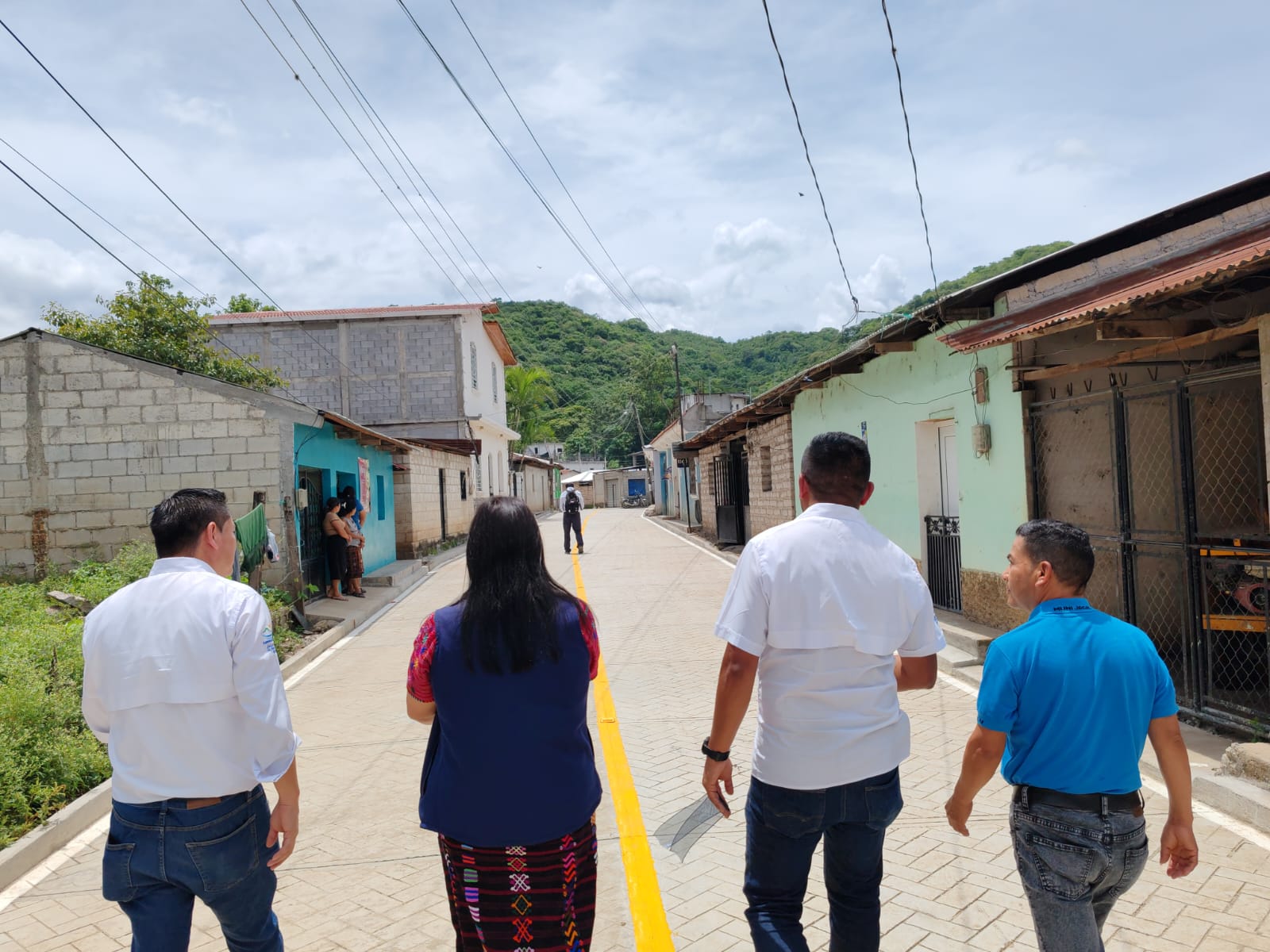 Entregan mejoramiento de camino rural en Buxup, Jacaltenango