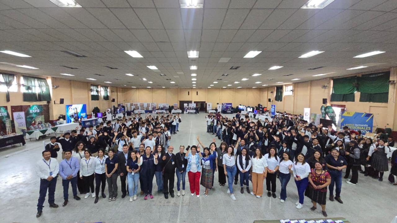Impulsan el desarrollo personal, académico y profesional de la juventud quetzalteca