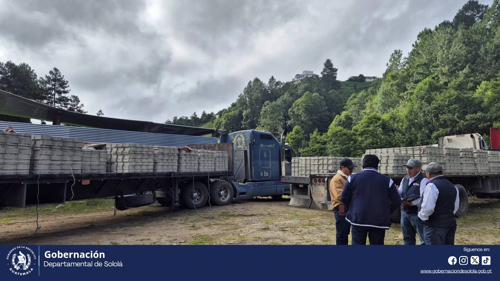 Impulsan el desarrollo vial con la entrega de adoquines en el caserío Paquisis, aldea Pixabaj en Sololá
