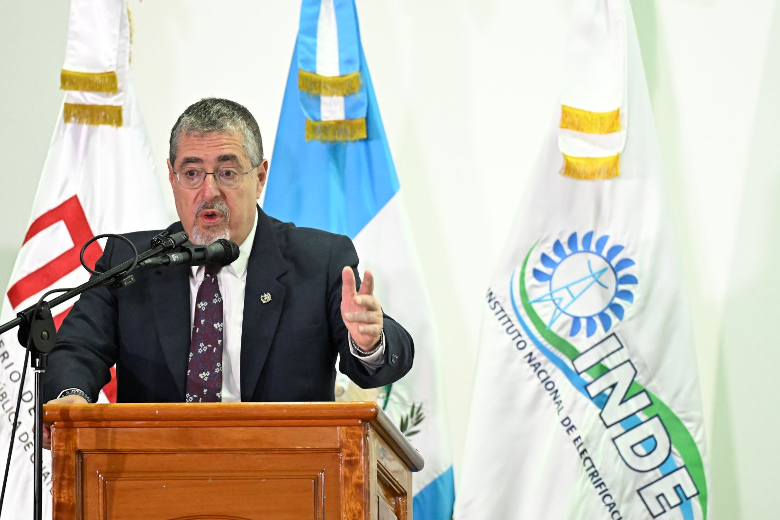 Lanzan primera fase del Programa de Infraestructura para la Electrificación Rural