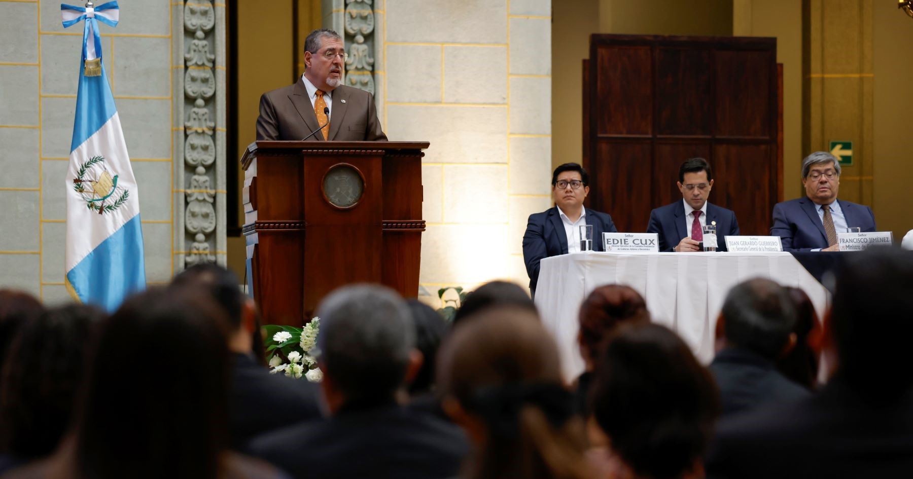 Presidente Arévalo suscribe iniciativa de ley para crear autoridad de integridad en dependencias del Ejecutivo