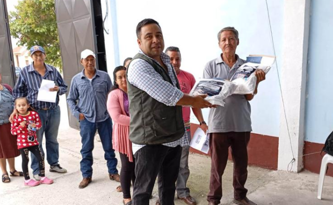 El MAGA entregó semillas de maíz a productores de Jalapa, Salamá y Baja Verapaz. (Foto: MAGA)