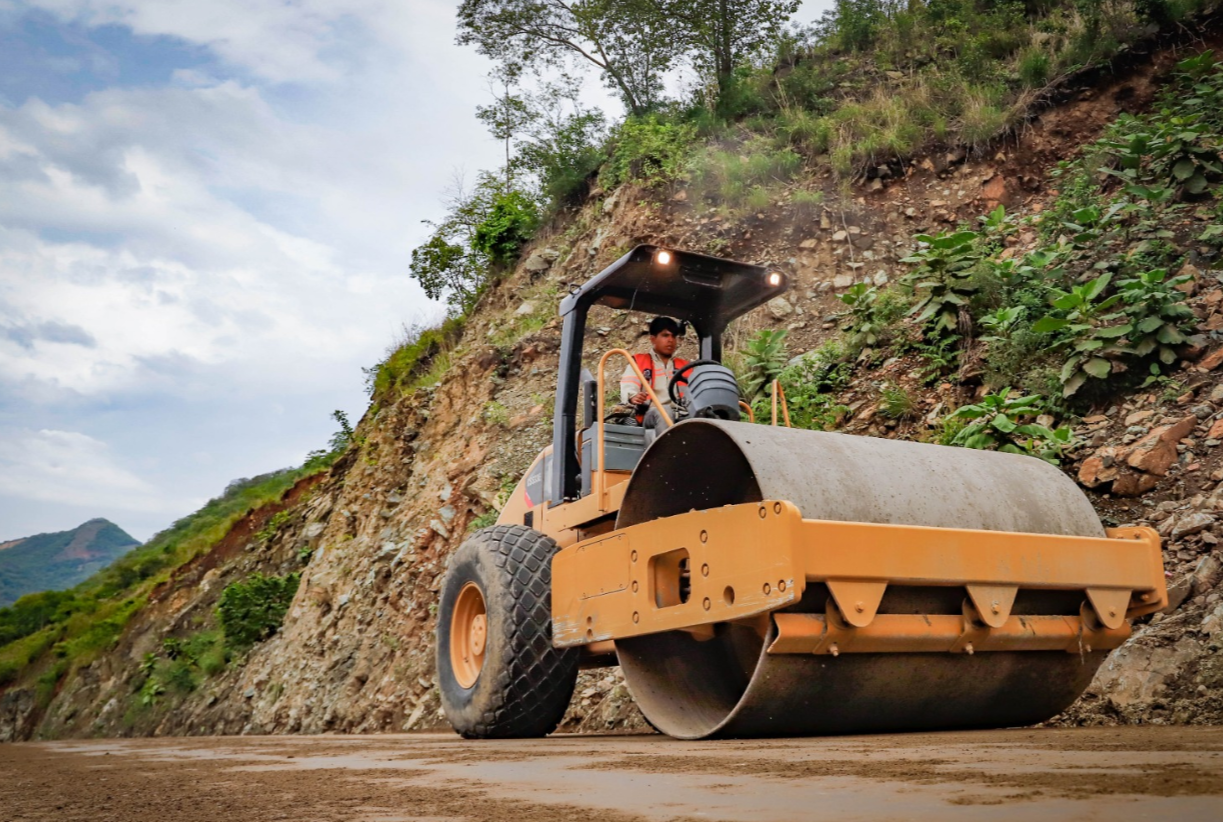 FSS avanza con la construcción de diversas obras de infraestructura vial./Foto: FSS.