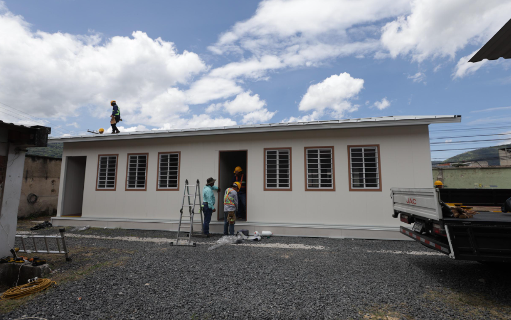 Hospital de Amatitlán instala espacios modulares para reforzar atención médica. (Foto: MSPAS)