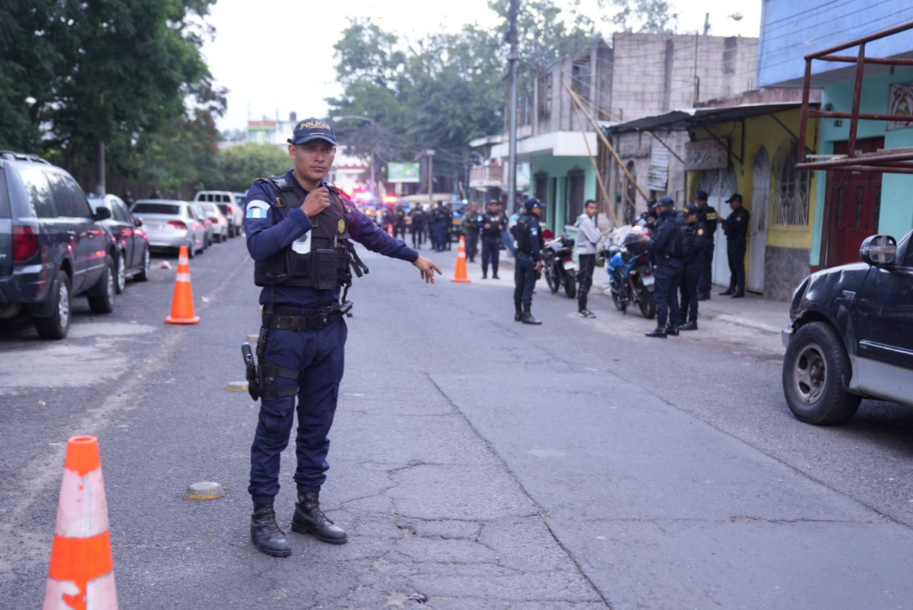 Director Boteo supervisa operativos policiales contra pandillas en El Paraíso, zona 18