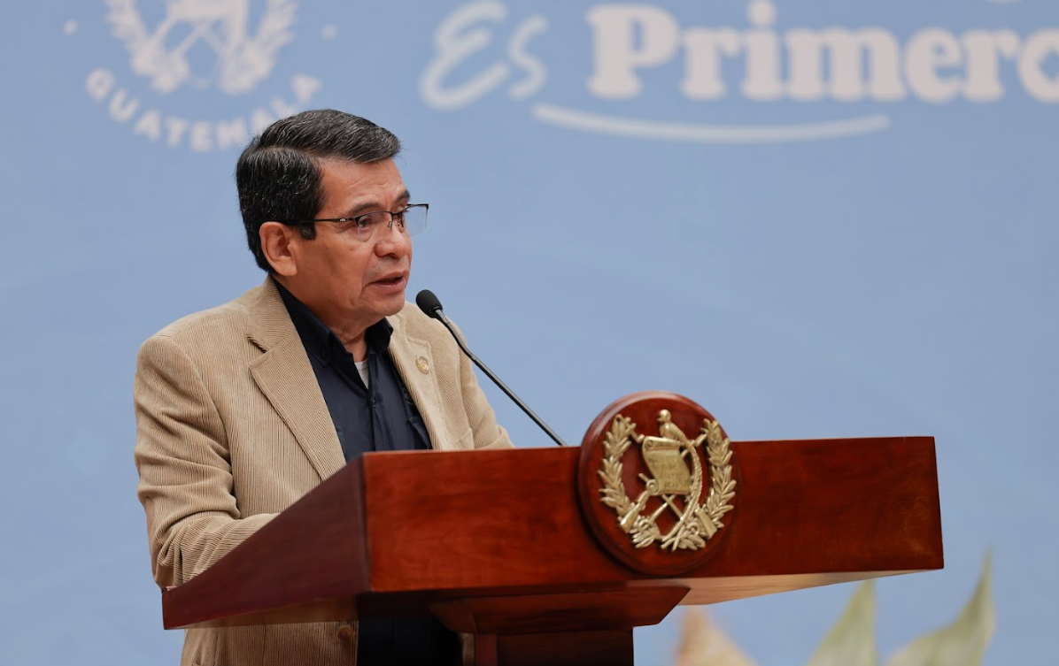 Ministro de Comunicaciones, Infraestructura y Vivienda, Miguel Ángel Bobadilla. / Foto: Analí Camey