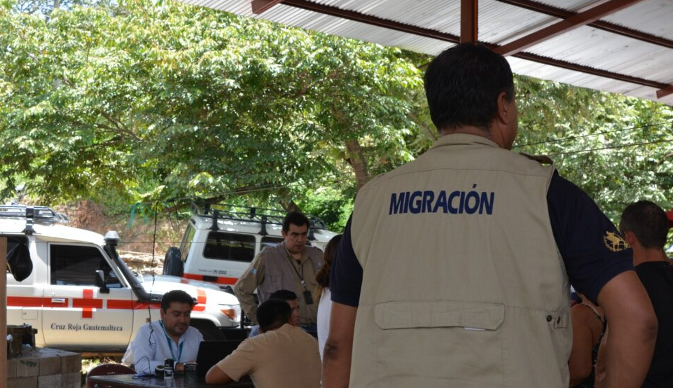 IGM otorga estatus de permanencia por razones humanitarias a 39 familias mexicanas desplazadas