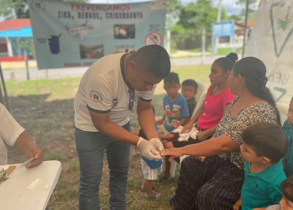 Llevan Jornada Integral de Salud en Petén como parte del Mes de la Salud Reproductiva