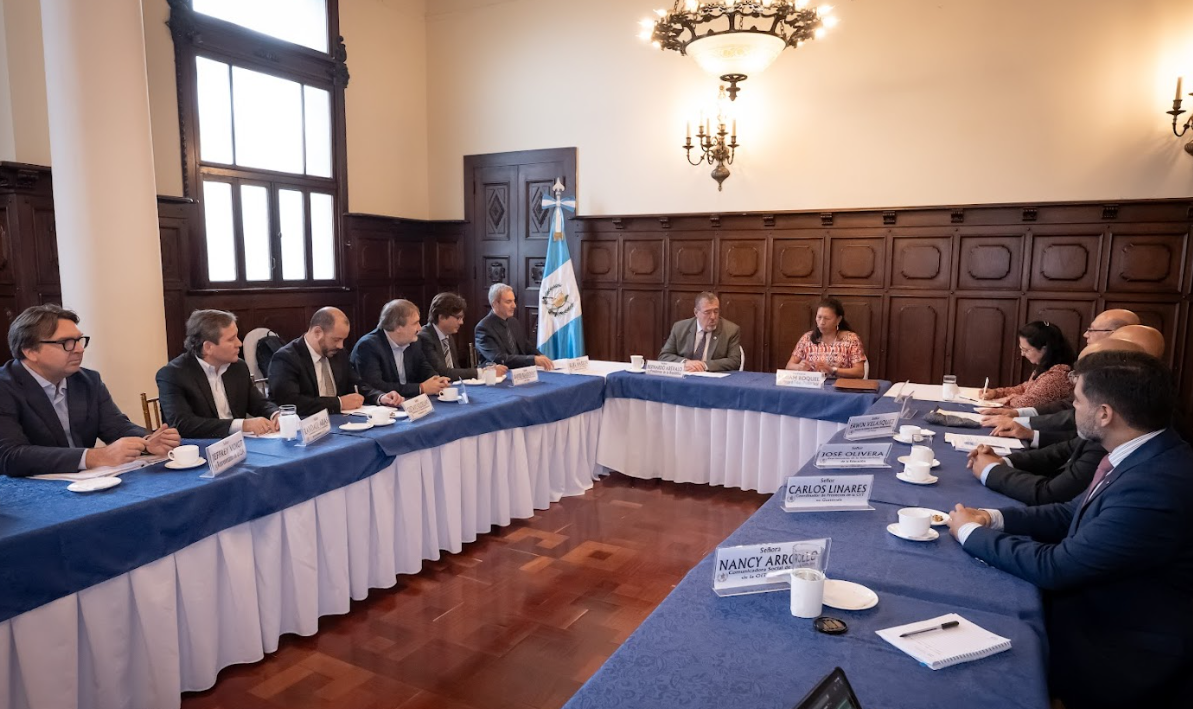 Presidente Arévalo se reunió con la misión tripartita de la OIT