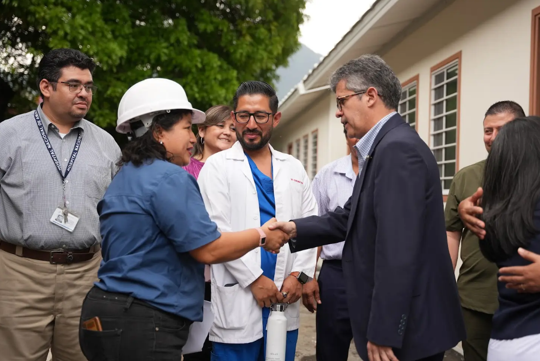 Autoridades de Salud supervisan avances en la habilitación de módulos del Hospital de Amatitlán