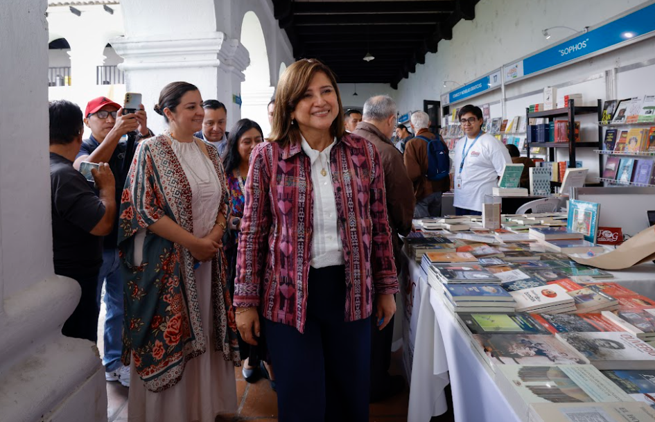 Vicepresidenta resalta el valor de la lectura como motor de ciencia, cultura e identidad
