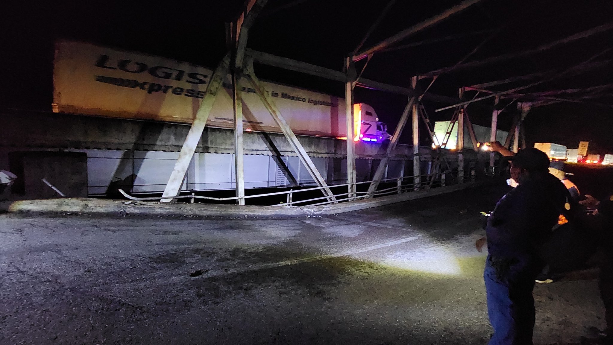 Atienden emergencia en el puente Mocá. / Foto: Gobernación Departamental de Suchitepéquez.