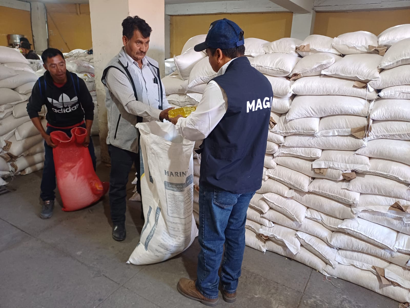 Familias beneficiadas con la entrega de Alimentos por Acciones en Escuintla y Totonicapán