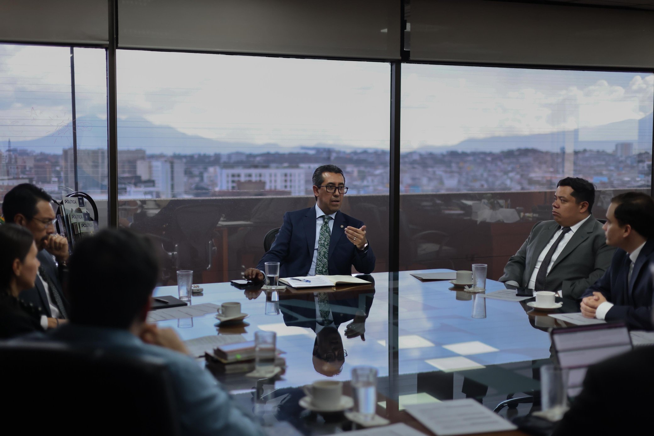 Integrantes de la Superintendencia de Competencia se reúnen con autoridades de Minfin