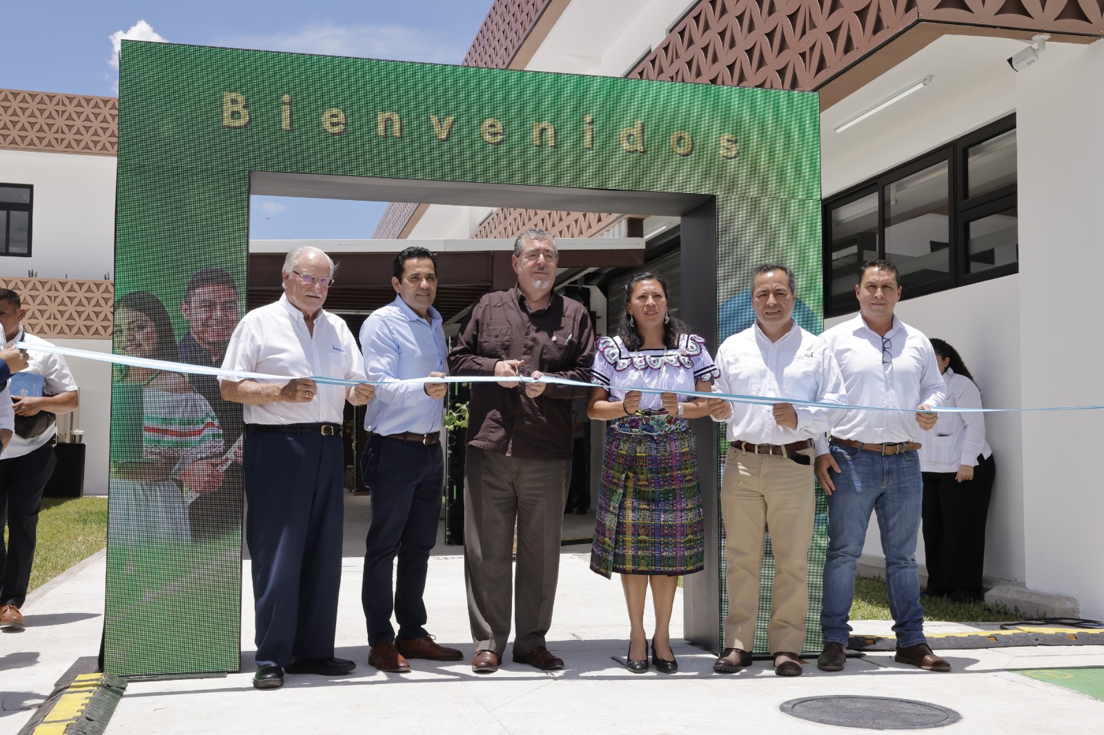 El presidente Bernardo Arévalo participa en la inauguración del Centro de Capacitación Santa Rosa, del Intecap. /Foto: