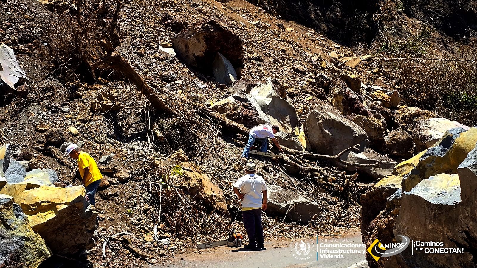 Empiezan las labores en la ruta de Palín a Santa María de Jesús. / Foto: CIV.