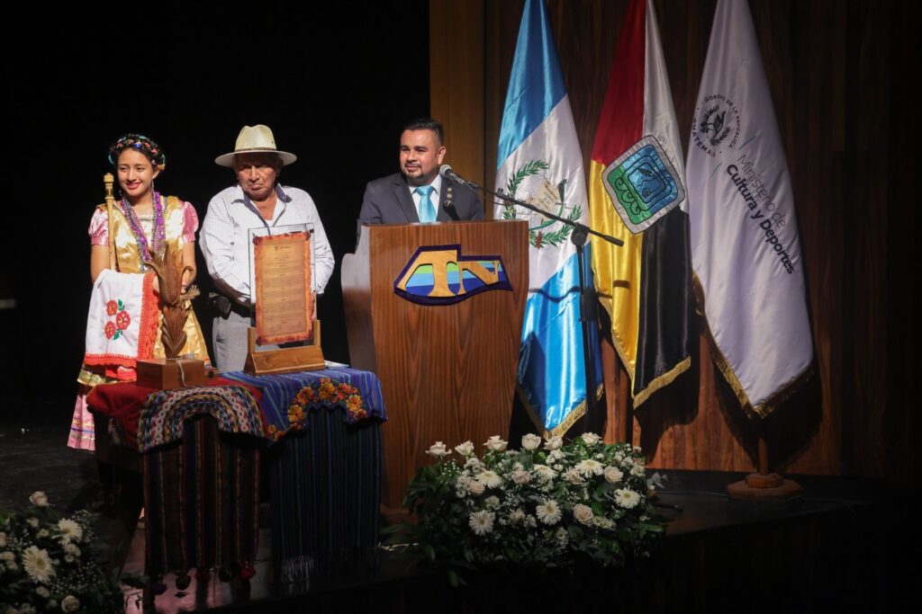 Edgar Salazar, acreedor de la Orden Ixim 2025./Foto: MCD.