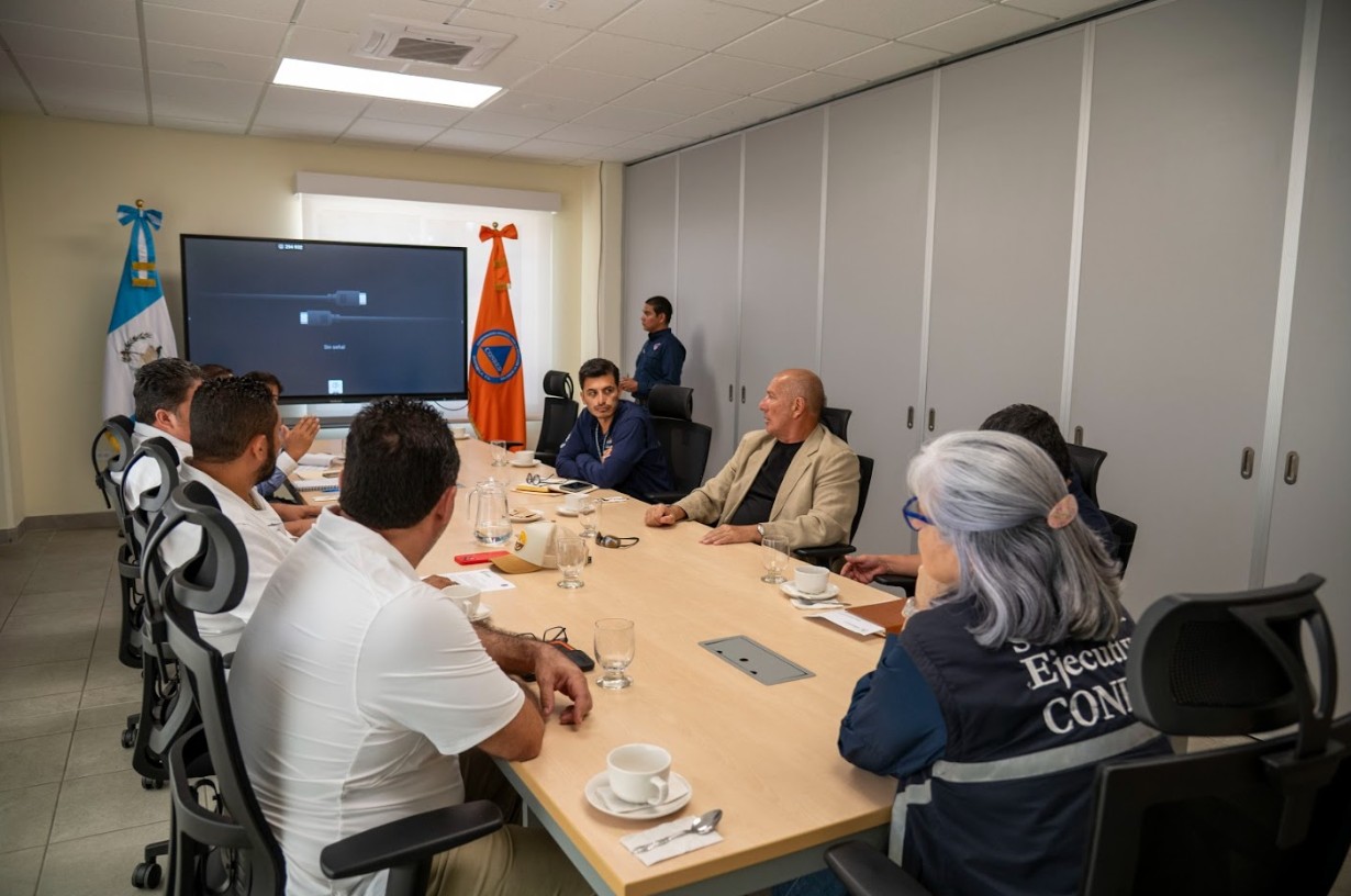 Instituciones avanzan en acciones para mitigar emergencias en el puente relleno de la isla de Flores