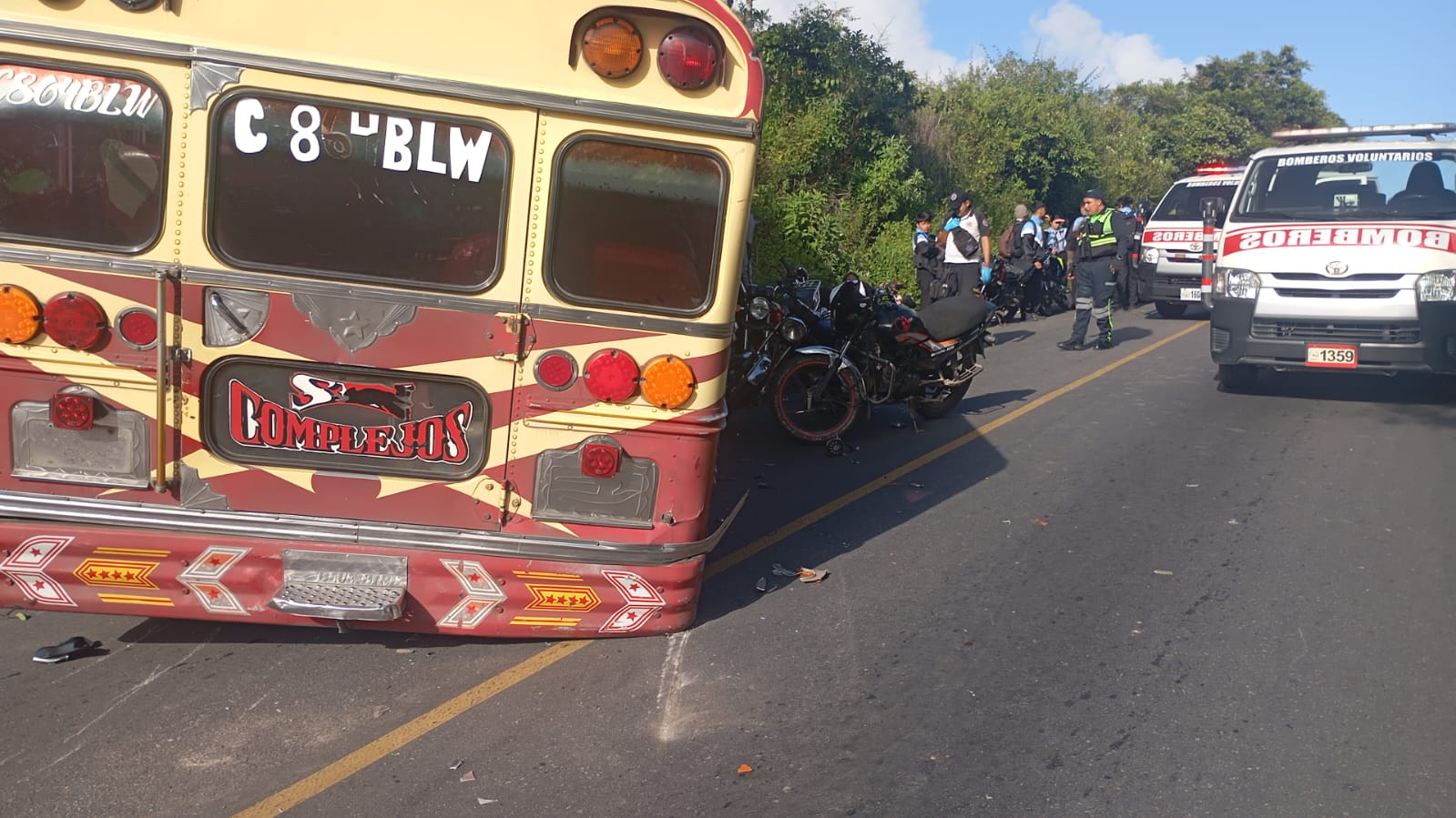 DGT impone sanción sobre bus involucrado en percance vial. / Foto: Bomberos Voluntarios.