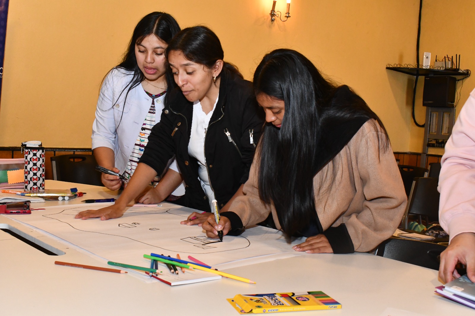 Capacitan a mujeres líderes con herramientas de participación comunitaria