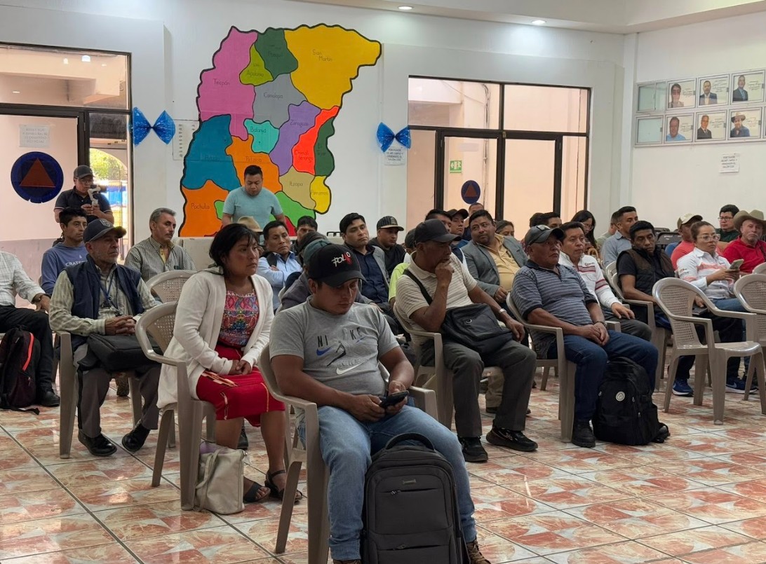 Firma de convenios permitirá fortalecer servicios básicos y ampliar la cobertura educativa en Chimaltenagno