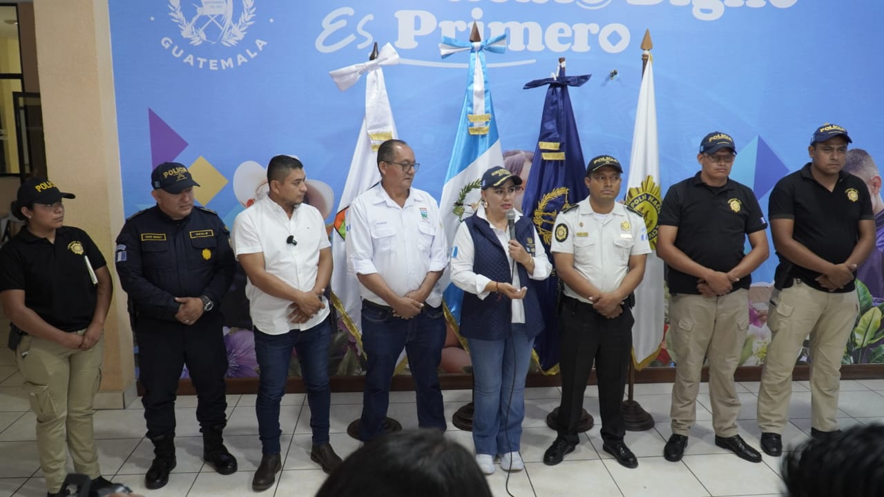 Refuerzan acciones de prevención y seguridad con entrega de motocicletas en Jutiapa